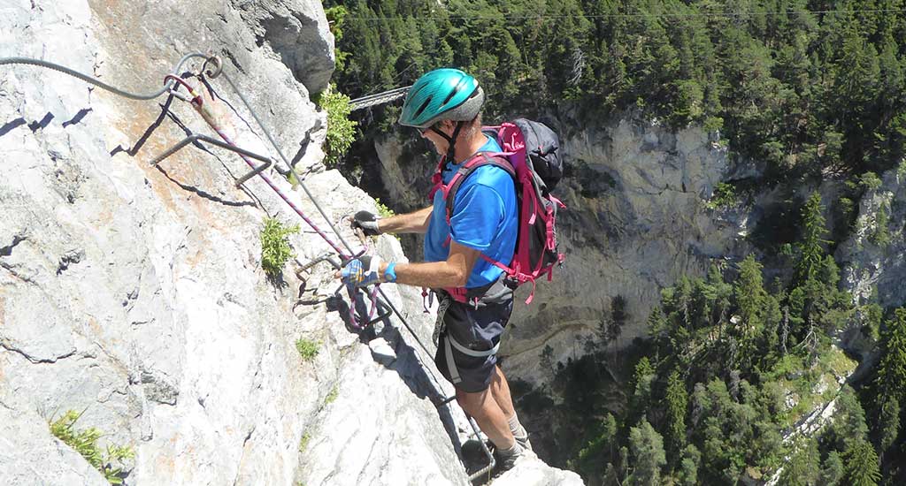 Via ferrata - Le Mont Rachais (1046 m ) par la via Ferrata de la Bastille (491 m).